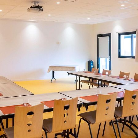 Hotel ibis Styles Fougeres Beaucé Exterior foto