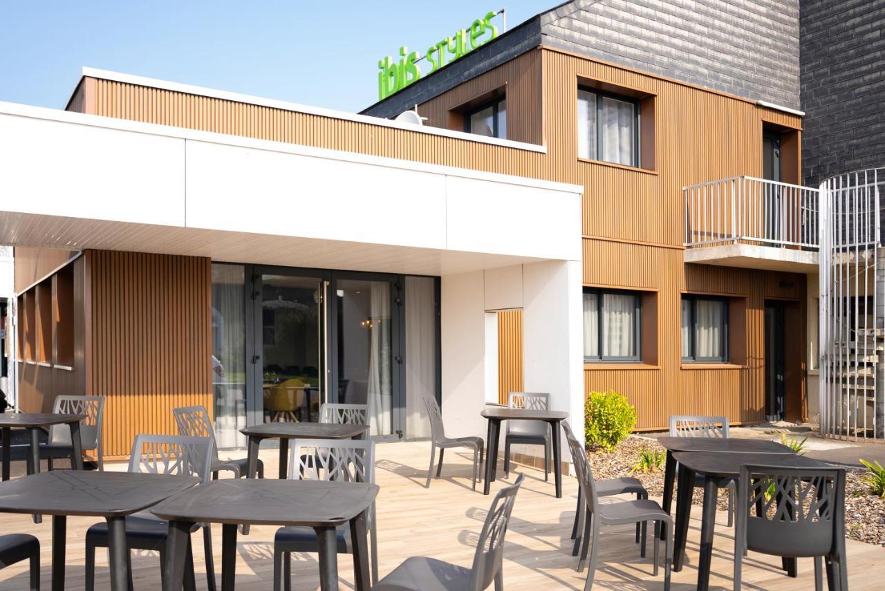 Hotel ibis Styles Fougeres Beaucé Exterior foto