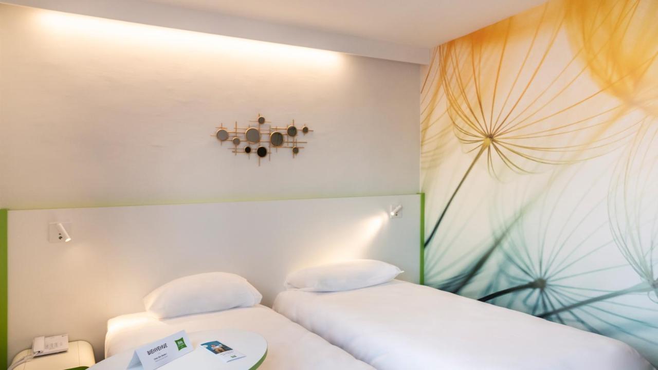 Hotel ibis Styles Fougeres Beaucé Exterior foto