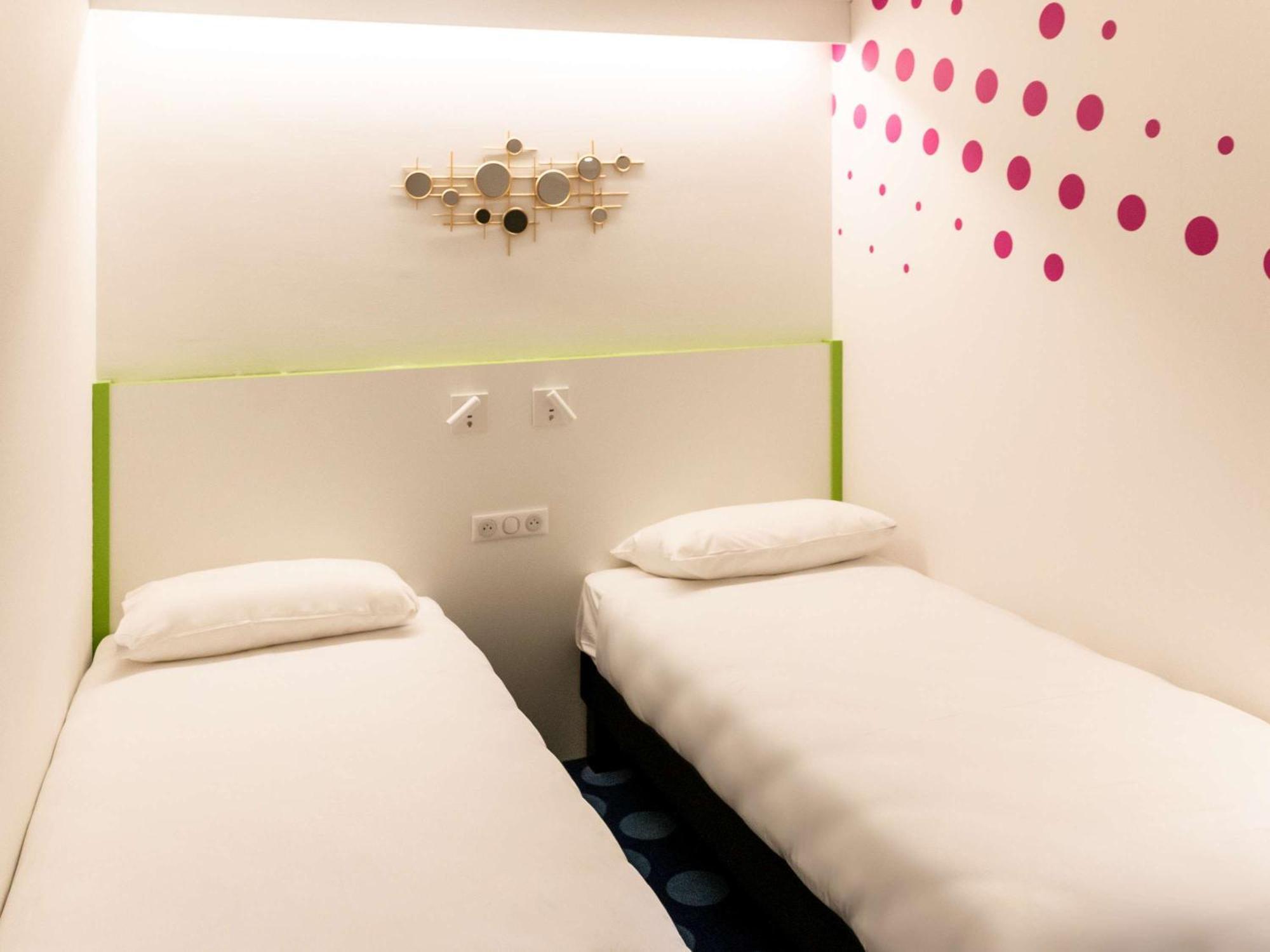Hotel ibis Styles Fougeres Beaucé Exterior foto