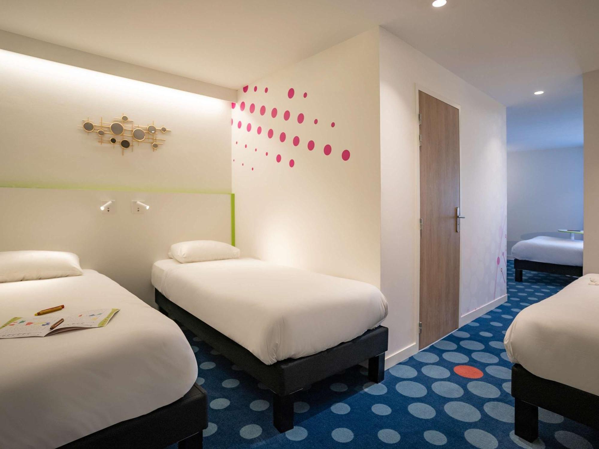 Hotel ibis Styles Fougeres Beaucé Exterior foto