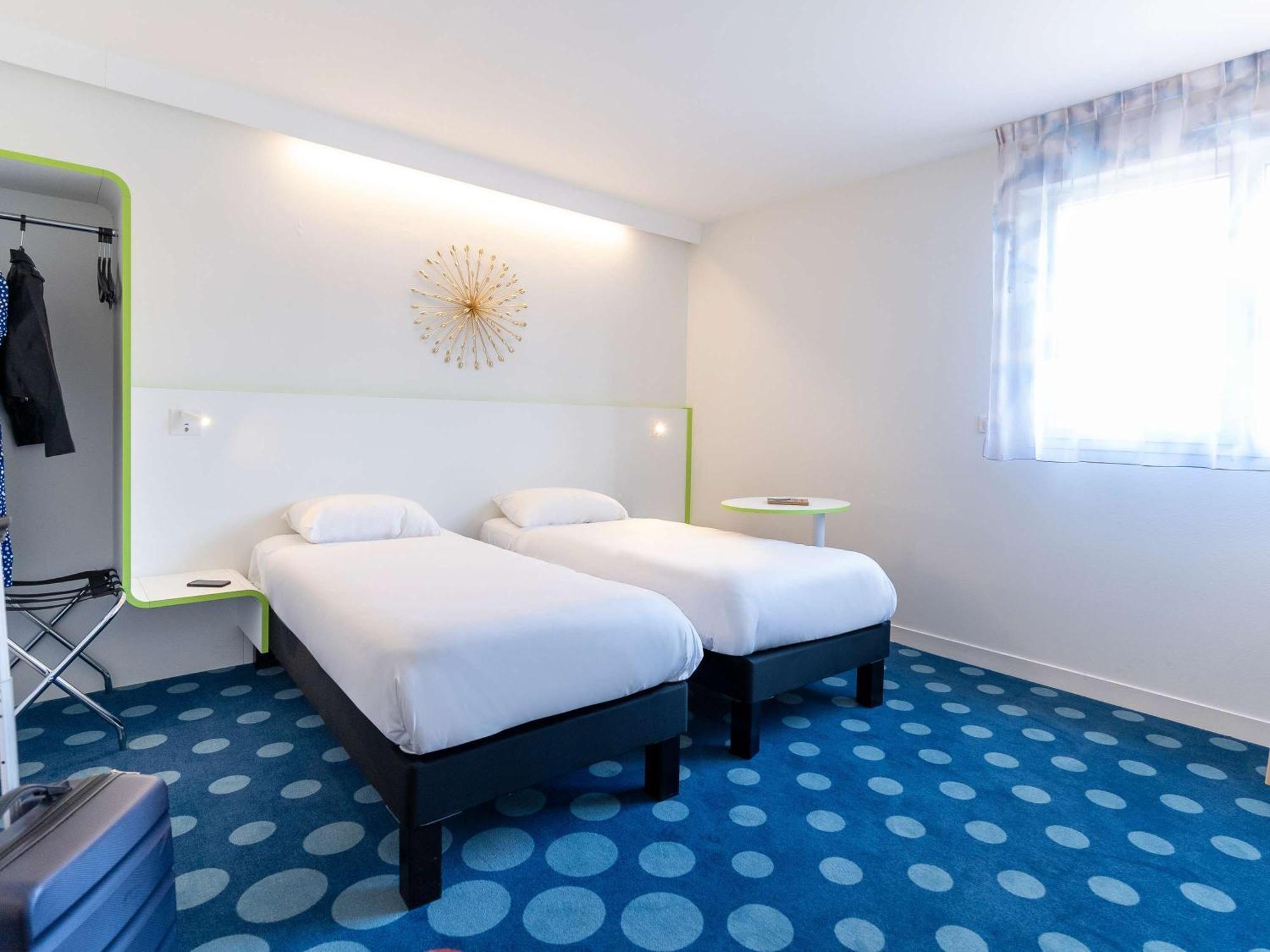 Hotel ibis Styles Fougeres Beaucé Exterior foto